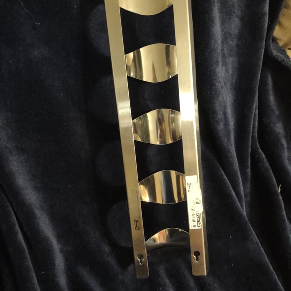 IKEA Silver Design And Quality Stainless Steel 4 Bottle Wall Mount Wine Rack - Picture 5 of 5